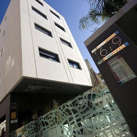 Apartamentos 16:9 Suites Almería Kültér fotó