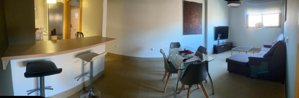 Apartamentos 16:9 Suites Almería Kültér fotó