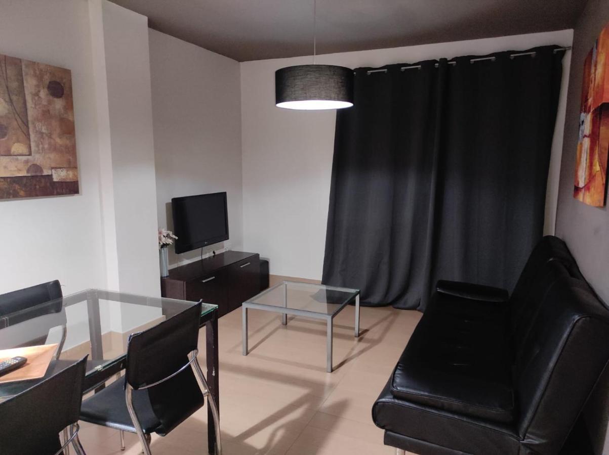Apartamentos 16:9 Suites Almería Kültér fotó